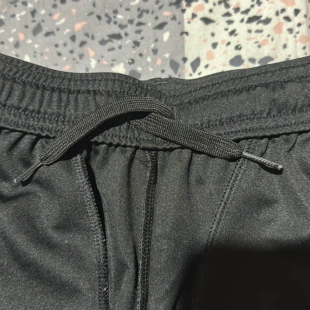 ADIDAS Genuine Boys Size 5-6 Shorts In Great Preloved Condition! - Picture 5 of 7